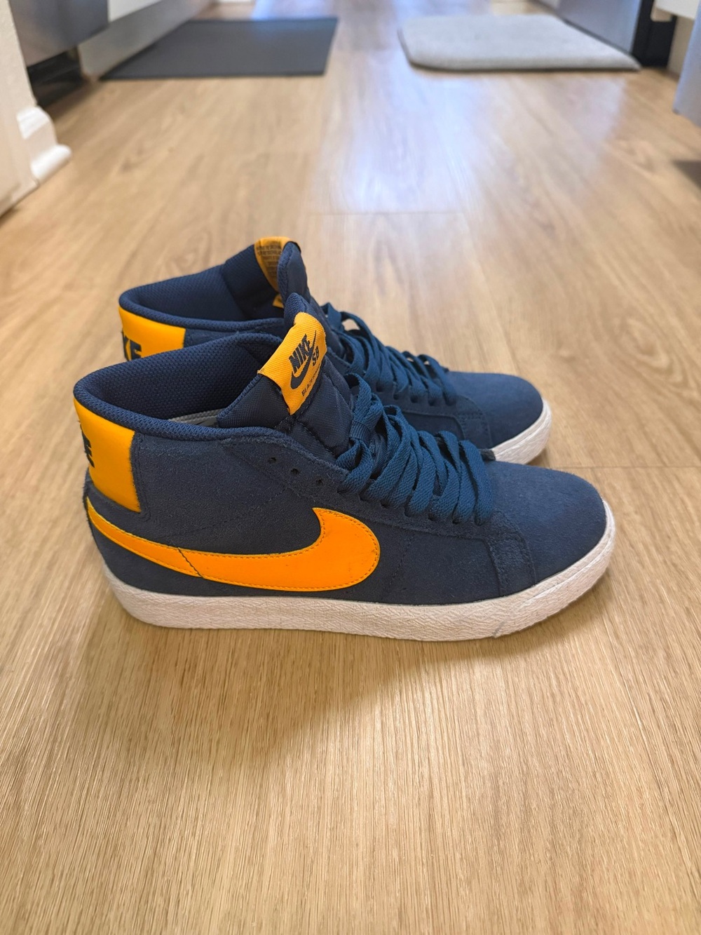 Nike Mid-Top Suede Sneakers - Navy & Yellow